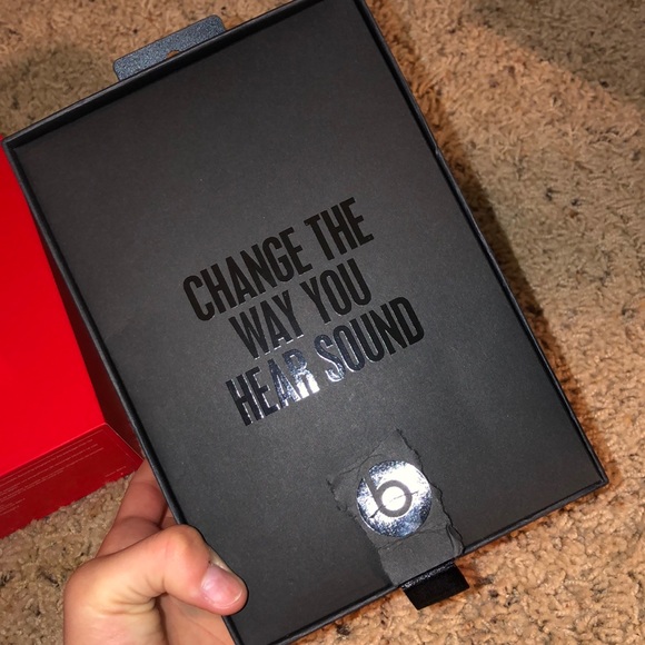 BRAND NEW BEATS SOLO 2 - Picture 2 of 5